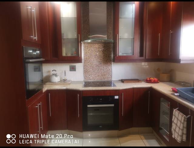 5 BEDROOM FREEHOLD FOR SALE IN BRACKENHURST